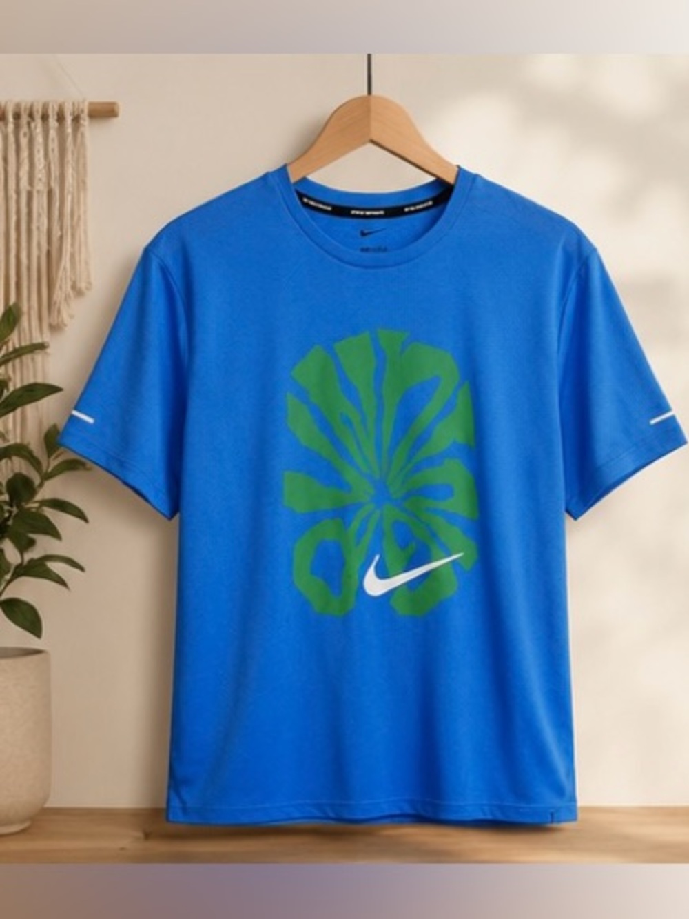 Nike Rise 365 Run Energy Dri-FIT Tee Blue Graphic Running Shirt Men’s Medium NWT